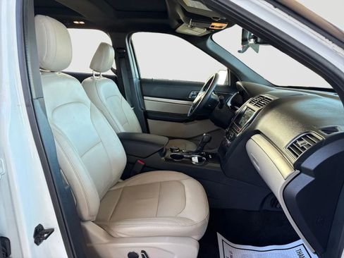 Used 2018 Ford Explorer XLT w/ Equipment Group 202A image 18