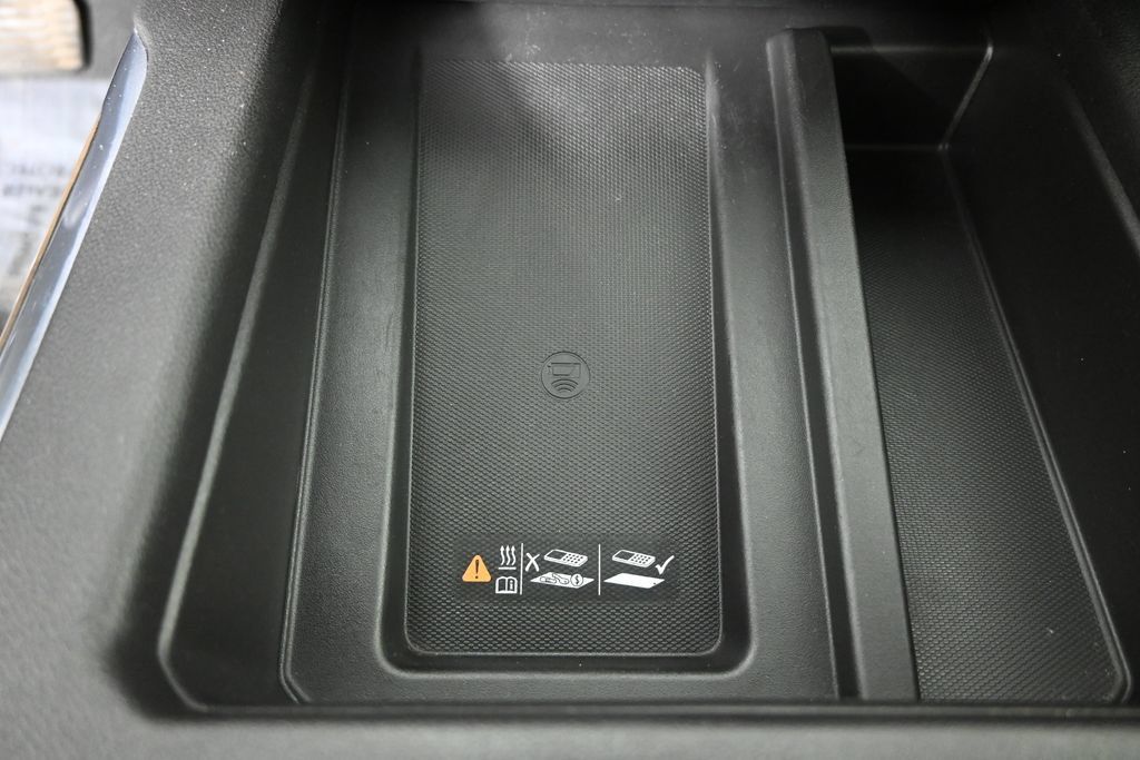 Used 2022 Chevrolet Silverado 1500 High Country AWD/4WD image 34