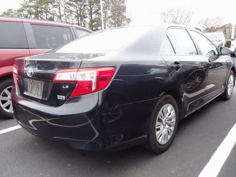 Used 2012 Toyota Camry LE image 5