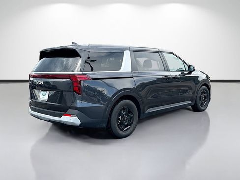 Certified 2025 Kia Carnival FWD image 5