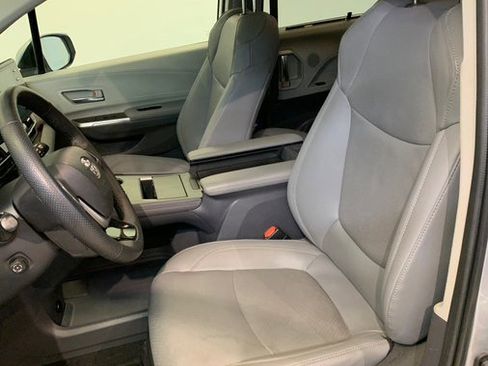 Used 2023 Toyota Sienna Limited w/ Protection Package (TMS) AWD/4WD image 18