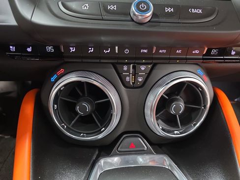 Certified 2018 Chevrolet Camaro SS w/ Hot Wheels Edition RWD image 22