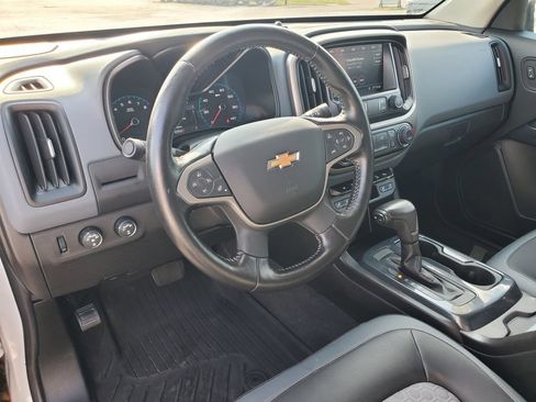Used 2021 Chevrolet Colorado Z71 AWD/4WD image 9