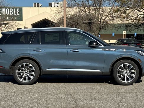 New 2026 Lincoln Aviator Reserve AWD/4WD image 4