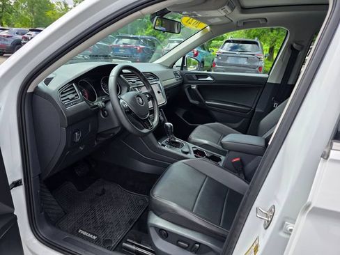 Used 2021 Volkswagen Tiguan SE AWD/4WD image 14