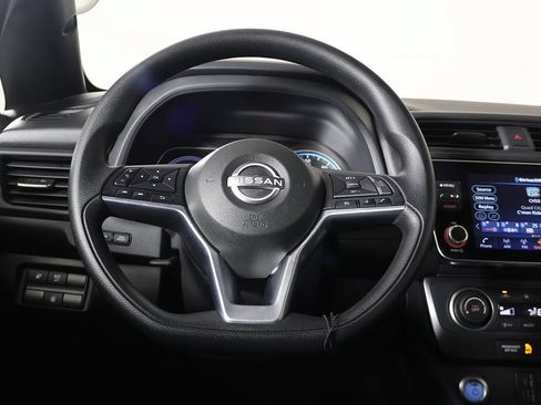 Used 2025 Nissan Leaf S FWD image 32