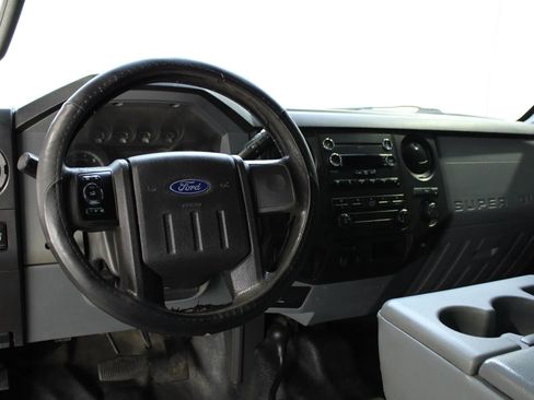 Used 2012 Ford F250 XL w/ PWR Equipment Group image 6