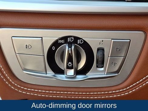 Used 2018 BMW 750i xDrive image 28