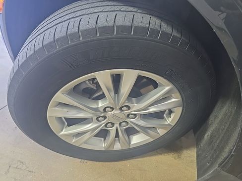 Certified 2023 Cadillac XT5 Luxury image 19