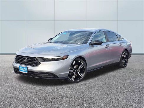Used 2025 Honda Accord Sport image 1