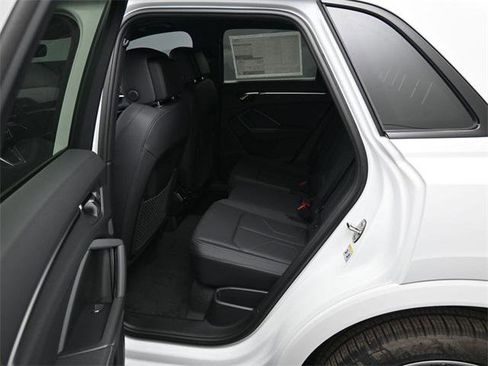 New 2025 Audi Q3 2.0T Premium image 11