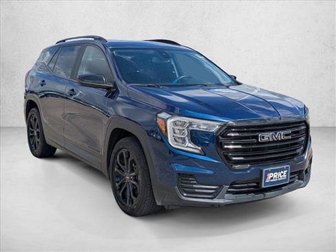 Used 2022 GMC Terrain SLE w/ Elevation Edition image 3