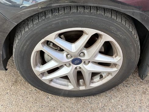 Used 2015 Ford Fusion SE w/ Equipment Group 202A FWD image 5