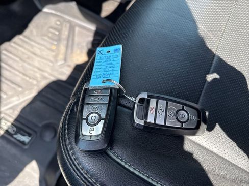 Used 2017 Ford F250 Lariat w/ Lariat Ultimate Package image 39