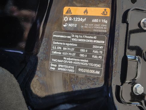 Used 2024 Porsche Cayenne AWD/4WD image 28