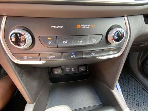 Used 2019 Hyundai Santa Fe SE FWD image 18