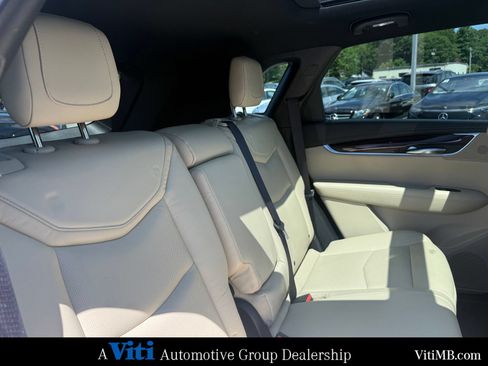Used 2017 Cadillac XT5 Luxury w/ Driver Awareness Package AWD/4WD image 28