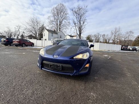 Used 2015 Scion FR-S image 2