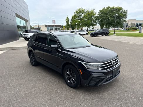 Used 2023 Volkswagen Tiguan SE AWD/4WD image 7