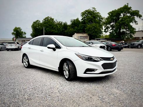 Used 2017 Chevrolet Cruze Premier FWD image 5