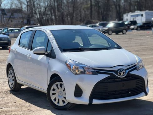 Used 2016 Toyota Yaris L FWD image 8