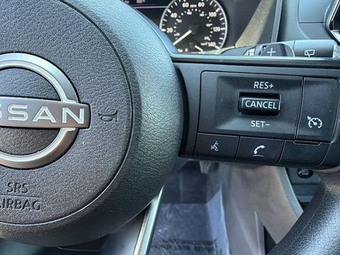 Used 2024 Nissan Rogue S AWD/4WD image 20