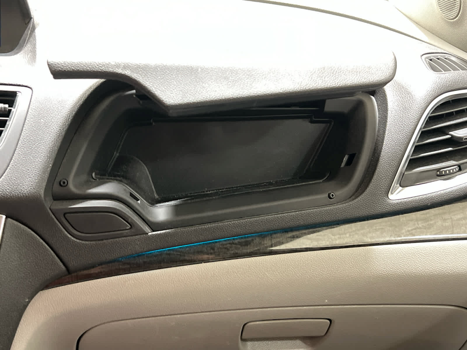 Used 2016 Buick Encore Premium AWD/4WD image 16