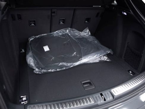 Certified 2026 Porsche Macan AWD/4WD image 39