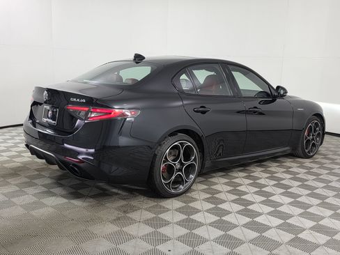 Used 2024 Alfa Romeo Giulia Veloce AWD/4WD image 7