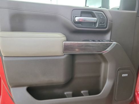 Used 2021 Chevrolet Silverado 2500 LTZ w/ LTZ Premium Package image 18