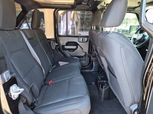 Used 2018 Jeep Wrangler Unlimited Sport S AWD/4WD image 19