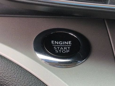 Used 2023 Ford Explorer XLT w/ Equipment Group 202A RWD image 32