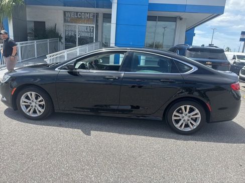 Used 2016 Chrysler 200 Limited image 5