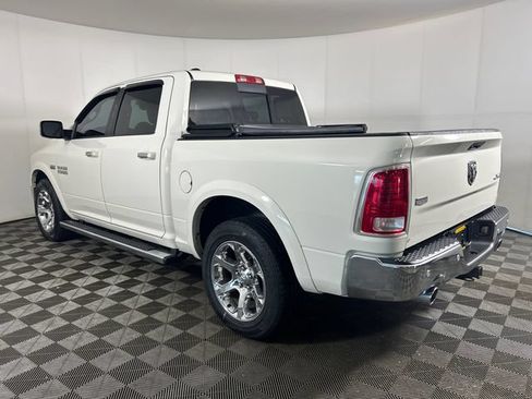 Used 2017 RAM 1500 Laramie w/ Convenience Group AWD/4WD image 4