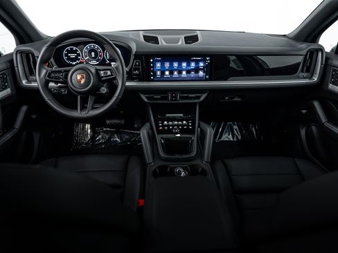 Certified 2026 Porsche Cayenne AWD/4WD image 24