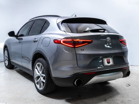 Used 2018 Alfa Romeo Stelvio Ti Sport AWD/4WD image 3