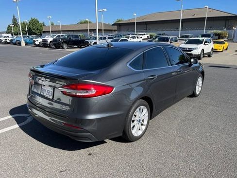 Used 2020 Ford Fusion Energi Titanium FWD image 5