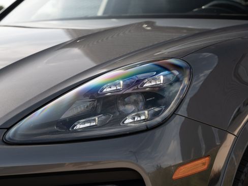 Used 2019 Porsche Cayenne S AWD/4WD image 35