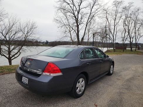 Used 2010 Chevrolet Impala LT FWD image 6