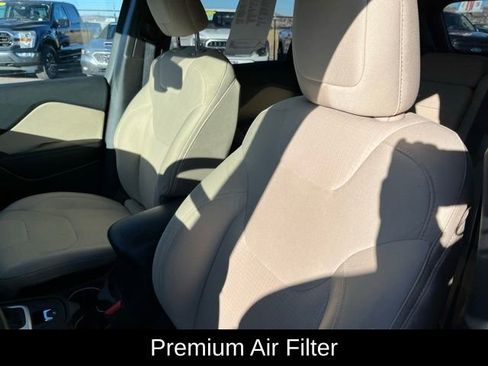 Used 2015 Jeep Cherokee Latitude w/ Comfort/Convenience Group image 13