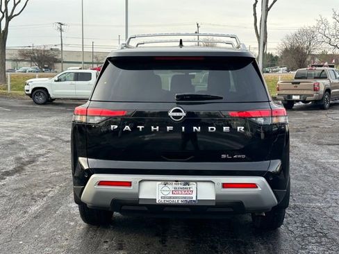 Certified 2025 Nissan Pathfinder SL AWD/4WD image 5