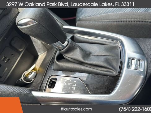 Used 2019 Toyota Yaris LE FWD image 58