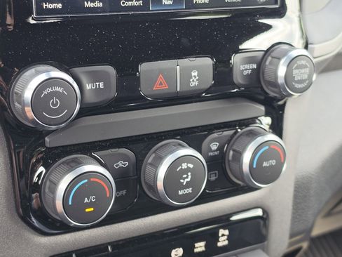 Used 2024 RAM 3500 Tradesman w/ Towing Technology Group AWD/4WD image 18