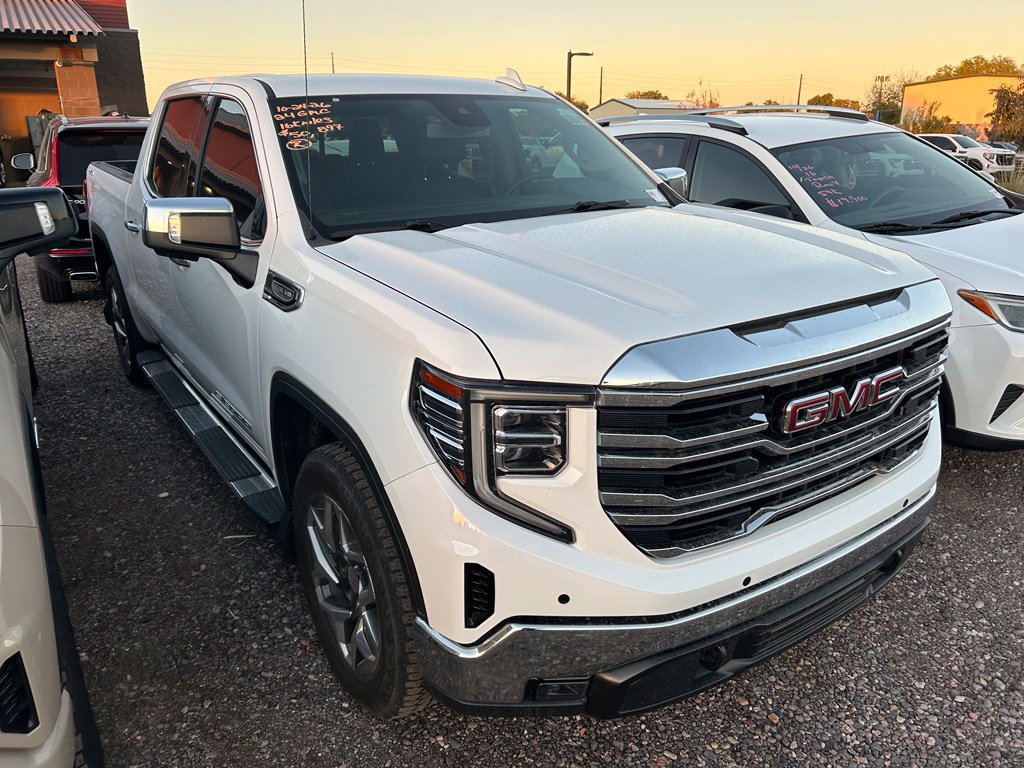 Used 2024 GMC Sierra 1500 SLT w/ SLT Premium Package AWD/4WD image 3