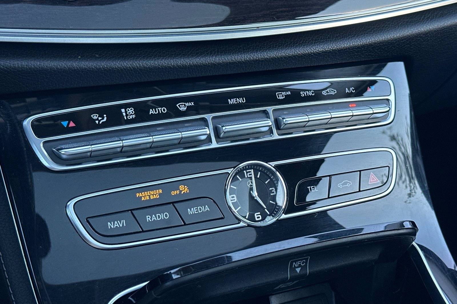 Used 2017 Mercedes-Benz E 400 4MATIC Wagon image 27