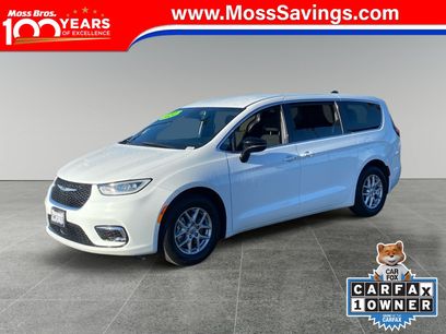 Used 2024 Chrysler Pacifica Touring