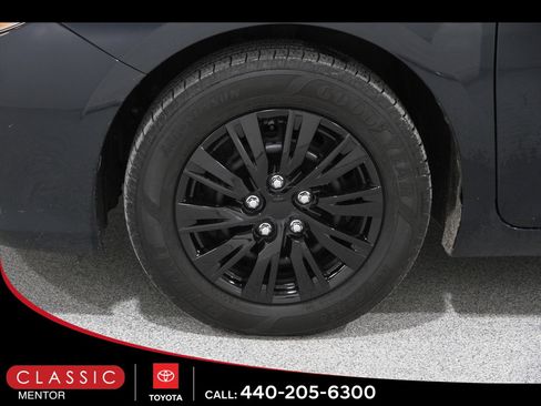 Used 2015 Toyota Camry LE image 20