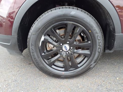 Used 2018 Ford Explorer XLT w/ Equipment Group 202A image 30