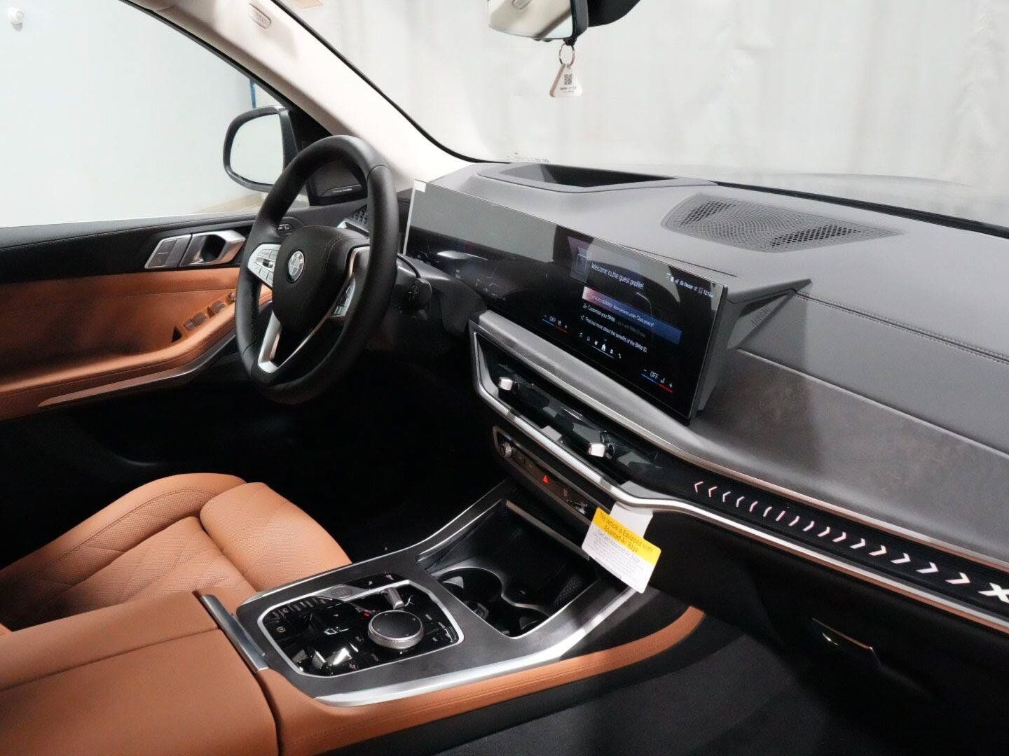 Used 2027 BMW X7 xDrive40i w/ Premium Package AWD/4WD image 6