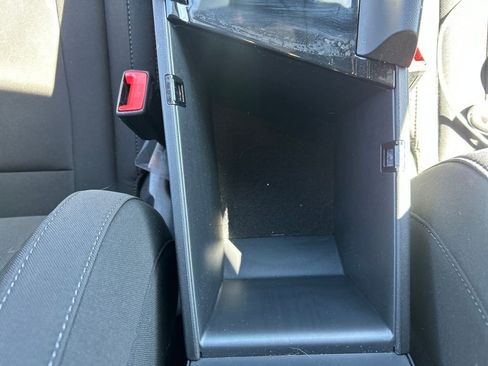 Used 2025 Hyundai Elantra SEL FWD image 17